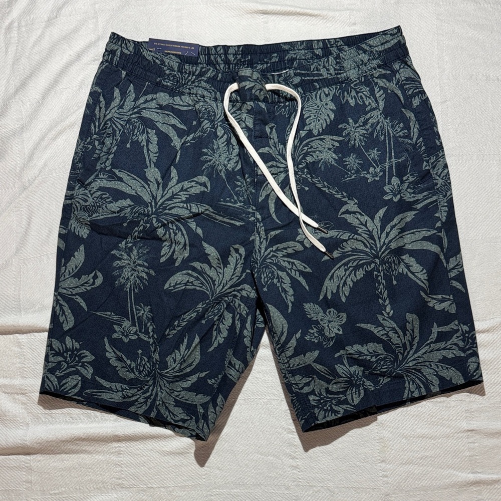 Ralph Lauren  mens, 38, Clasical Fit Shirt navy blue tropical palm floral print